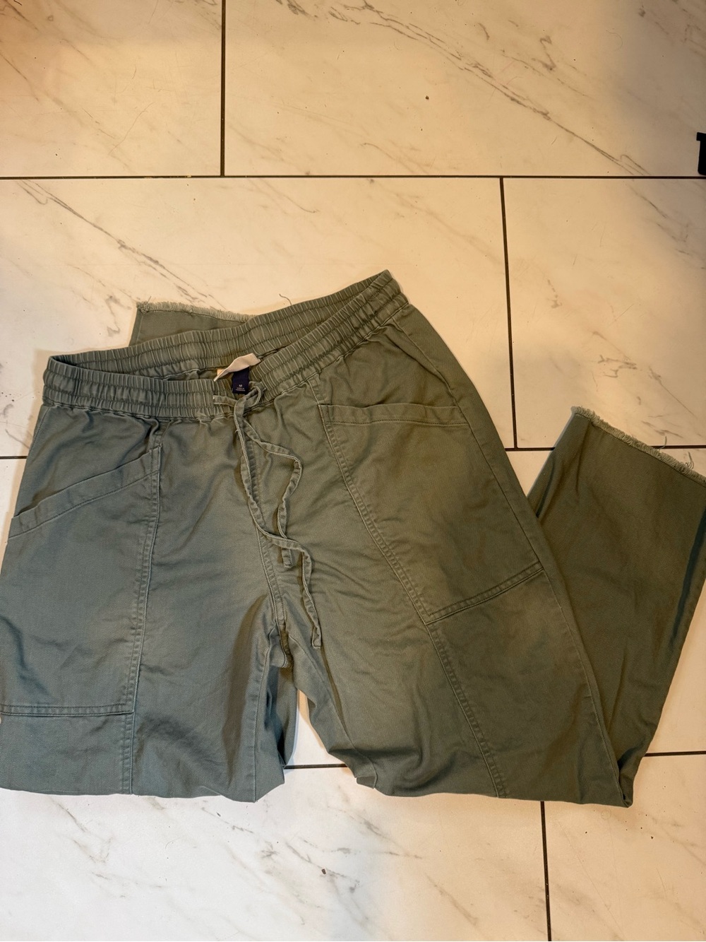 Universal Thread Olive Green Drawstring Capris